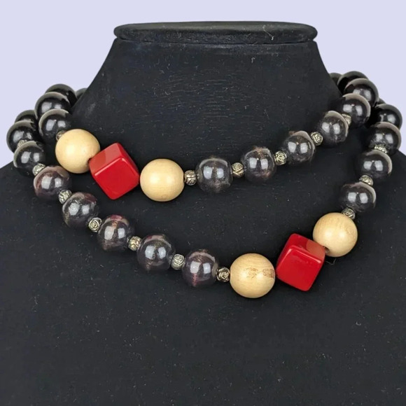 (2/$20) Vintage Red Cube Beaded Necklace - Picture 2 of 5